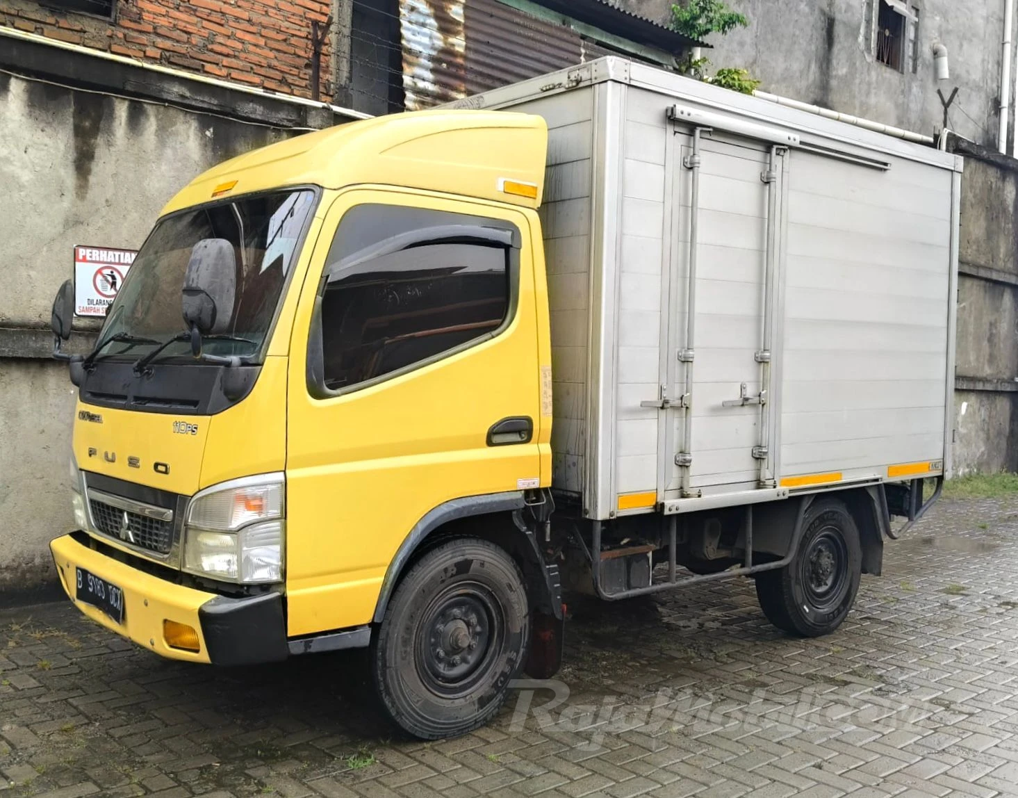 Mitsubishi Colt Diesel FE71 2020