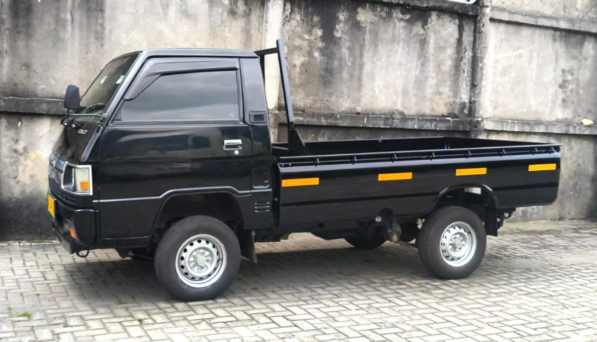 Mitsubishi Colt L300 2025