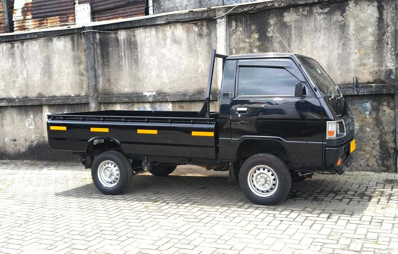 Mitsubishi Colt L300 2025